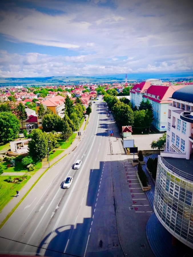 Midsummer Boulevard Leilighet Alba Iulia Eksteriør bilde